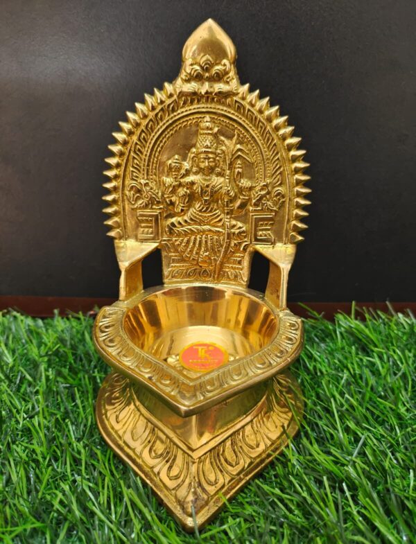 Kamakshi Vilaku [Brass] [5.5 Inch] [350g]