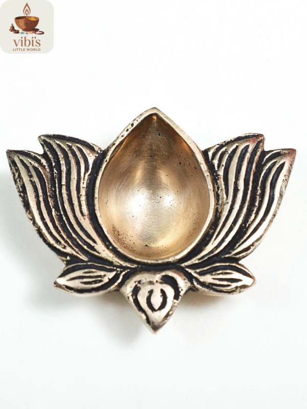 Antique Thamarai Vilaku (Lotus Diya) [Bronze] – Traditional Bronze Lotus Lamp for Pooja & Home Decor
