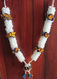 Plastic Flower Garland [16 Inch]