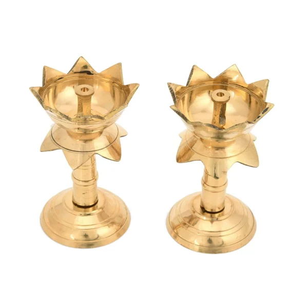 Lotus Nila Vilakku 1 Piece [Brass] [7 Inch]