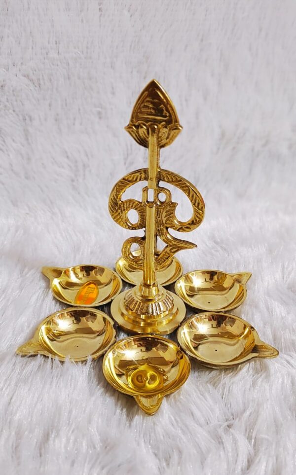 Arumuga Vel With Om Vilaku [Brass] [S]