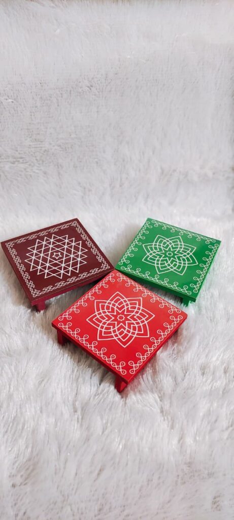 Kolam Manai Combo [3 Pieces] [4 Inch] - Flower Design Red + Flower Design Green + Shree Chakra Design