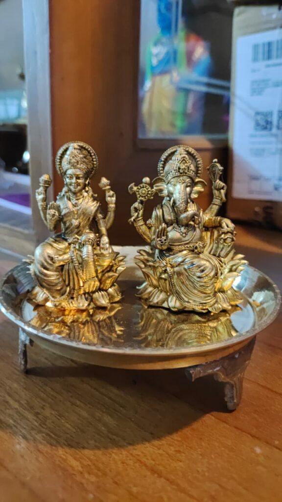 Ganesha And Lakshmi Idols [Brass] [2.5 Inch]