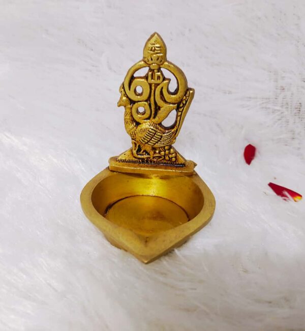 Om Vilaku With Mayil [Brass] [3 Inches] – Traditional Peacock Brass Diya for Home Temple & Pooja
