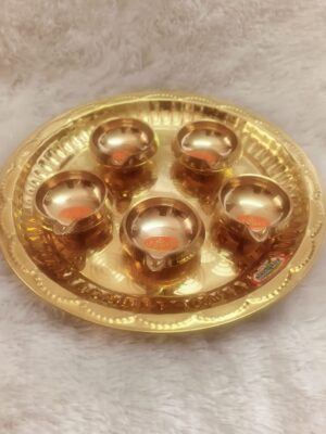 Premium Brahma Muhurtha Set – 1 Large Heavy Brass Plate with 5 Plain Kubera Vilakku – Auspicious Early Morning Pooja Set