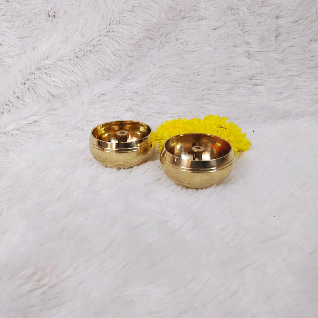 Nandha Vilakku [Brass] [2 Pcs] – Traditional Brass Oil Lamp for Pooja & Temple Use