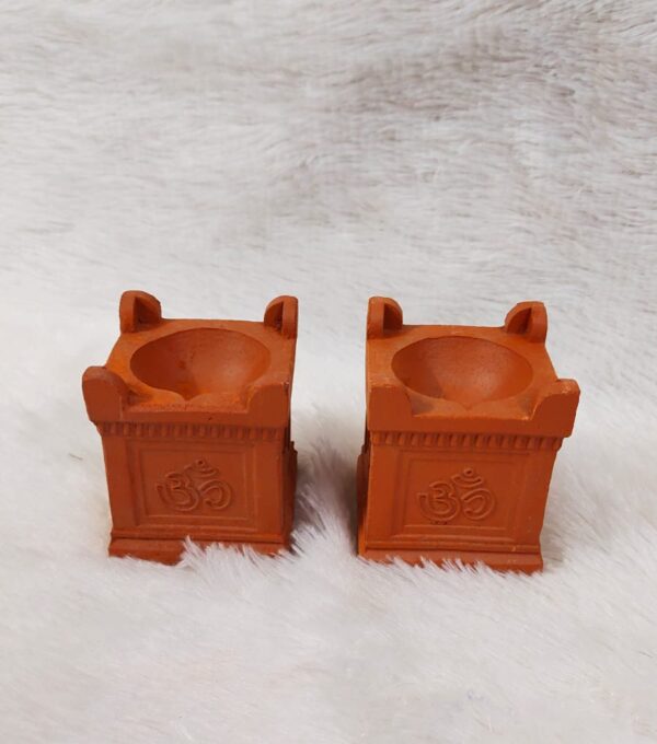 Terracotta Mada Vilakku [Terracotta] [4 Pcs] – Traditional Clay Deepam for Temple-Style Lighting