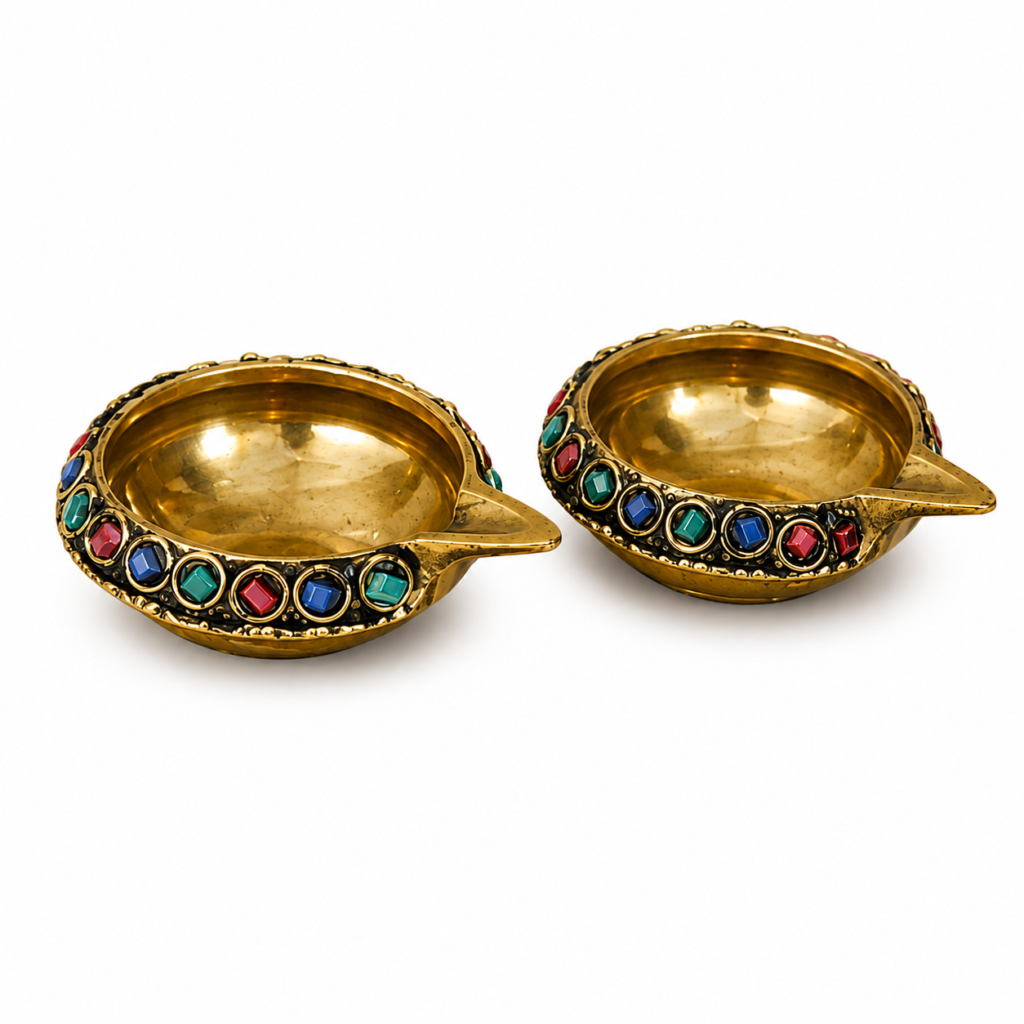 Kubera Vilaku With Stone Finish [1 Pair] [Brass] – Auspicious Brass Deepam for Wealth & Prosperity